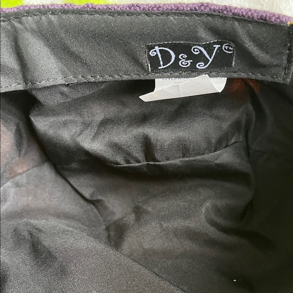 D&Y Black Lined Cap - Picture 2 of 5